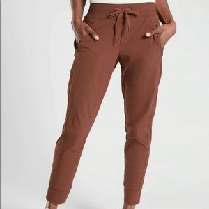 Trekkie North Jogger cognac brown